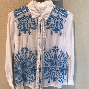White Johnny was button down with blue embroidery